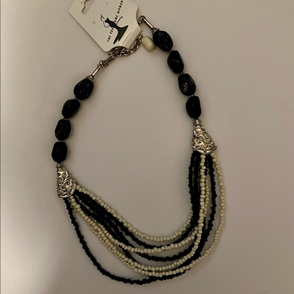 BEAUTIFUL BLACK AND CREAM COLORED BEADED MULTI STRANDED NECKLACE - Picture 5 of 8